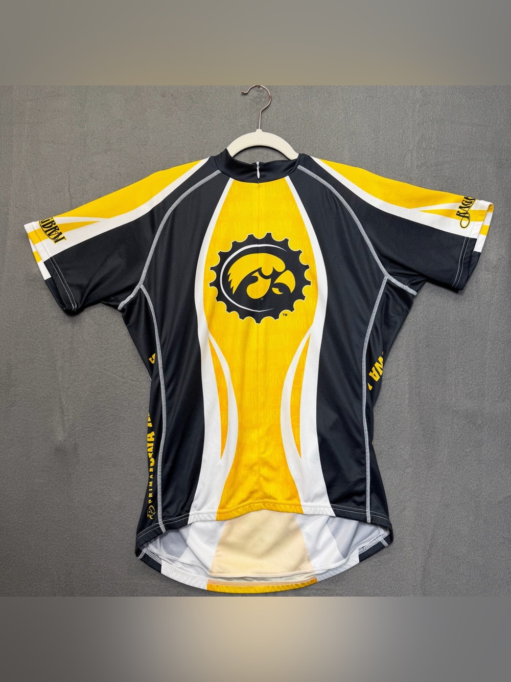 Primal Cycling Jersey Mens XL Black
GOLD IOWA HAWKEYE RAGBRAI 3/4
Zip